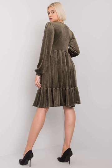 Khakivärvi veluurkleit...