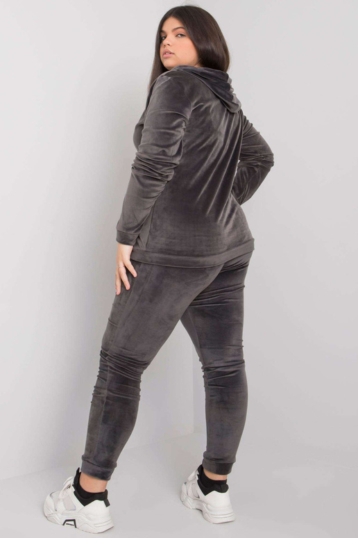 Tumehall veluur pluss suuruses...