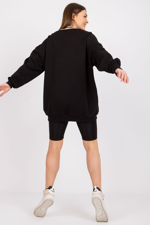 Must dressipluus tikandiga Suzanne