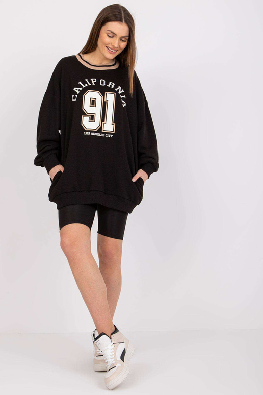 Must dressipluus tikandiga Suzanne