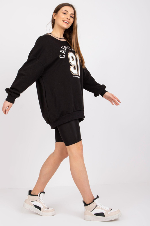 Must dressipluus tikandiga Suzanne