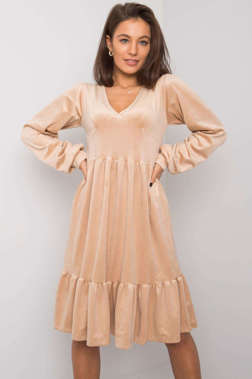 Beež veluurkleit volangiga Modena Beež veluurkleit volangiga Modena