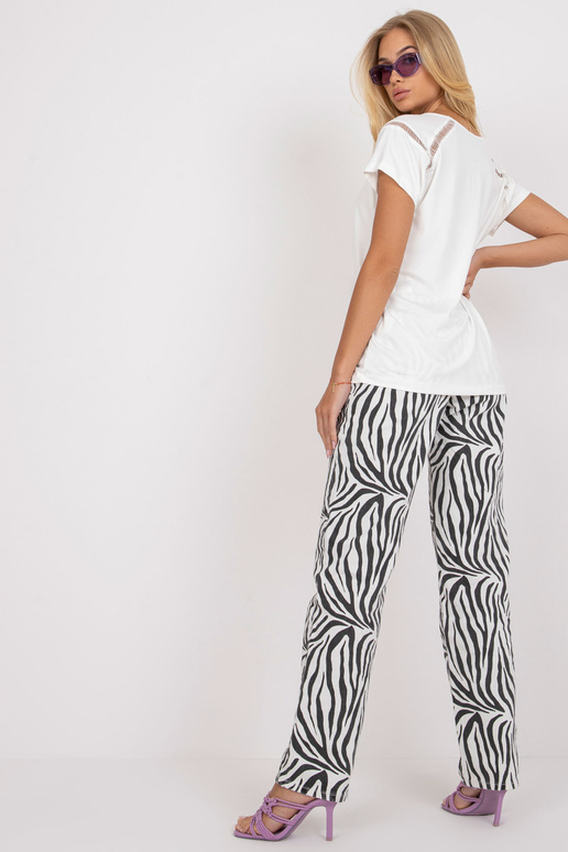 Ecru vabaaja pluus V-kaelusega