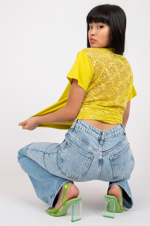 Laimivärvi pluus pitsi ja V-kaelusega