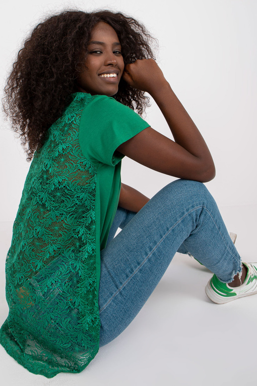 Tumeroheline avar pluus pitsseljaga