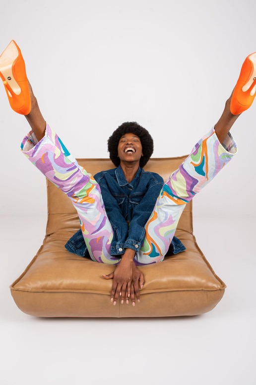 Tumesinine ülisuur teksajakk... Tumesinine ülisuur teksajakk...