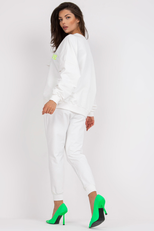 Valge kaheosaline puuvillane...