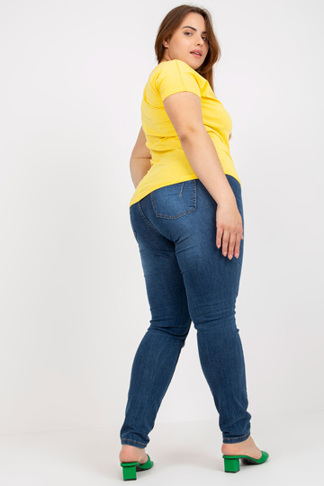 Kollane pluss-suuruses...