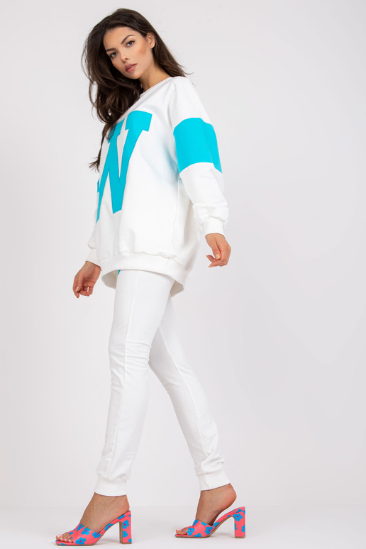 Valge ja sinine ümara kaelusega... Valge ja sinine ümara kaelusega...