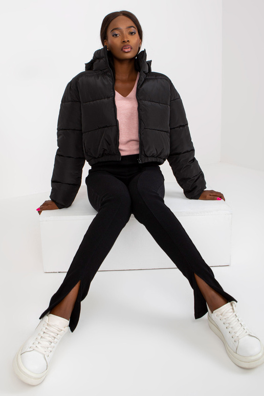 Iseline must lühikese kapuutsiga... Iseline must lühikese kapuutsiga...