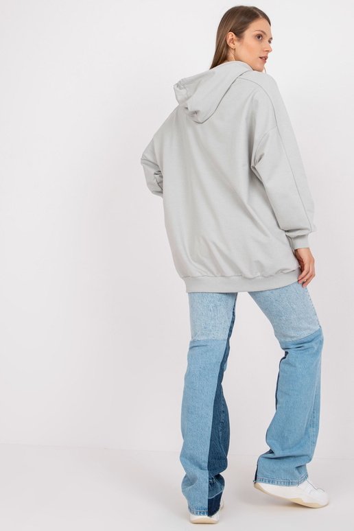 Hall printi ja pikkade varrukatega...