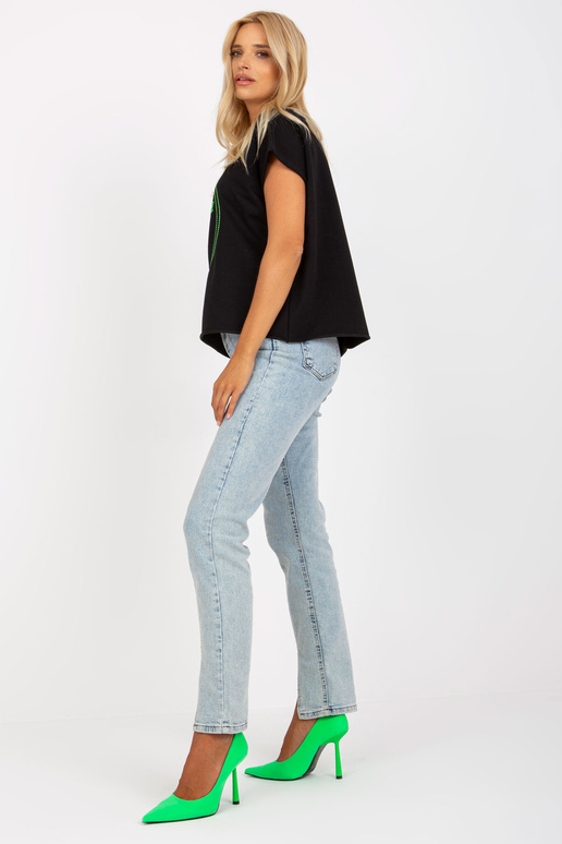 Must avar ühesuuruse pluus kirjadega