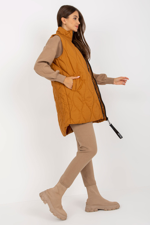 Helepruun tepitud naiste lukuga vest... Helepruun tepitud naiste lukuga vest...