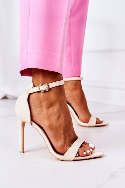 Elegantsed sandaalid kõrge jämeda... Elegantsed sandaalid kõrge jämeda...
