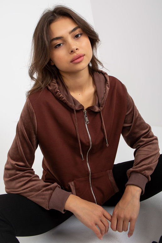 Pruun naiste kampsun veluursisustustega