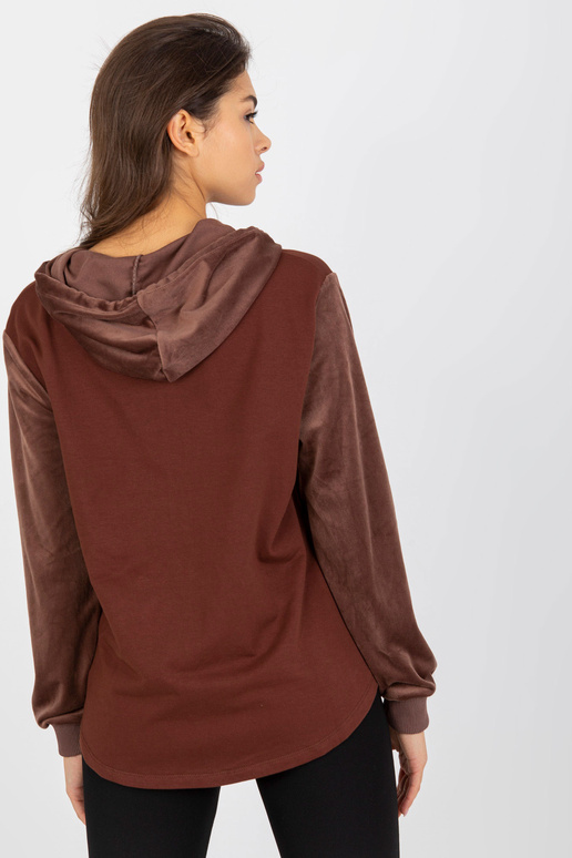 Pruun naiste kampsun veluursisustustega