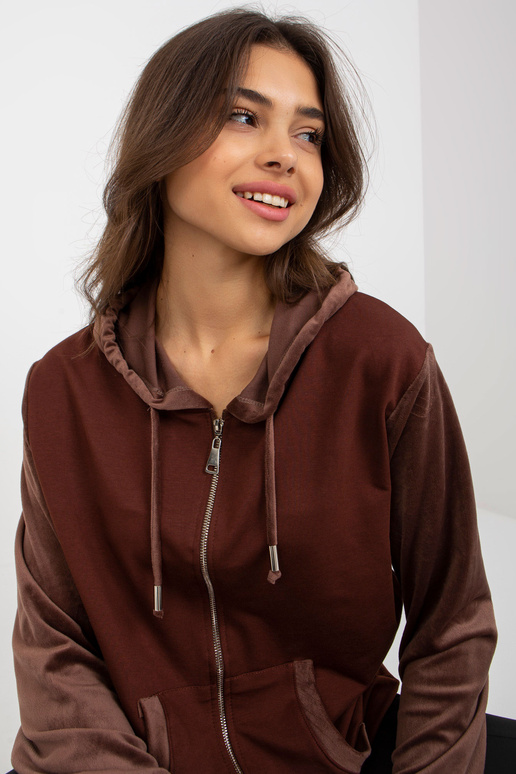 Pruun naiste kampsun veluursisustustega