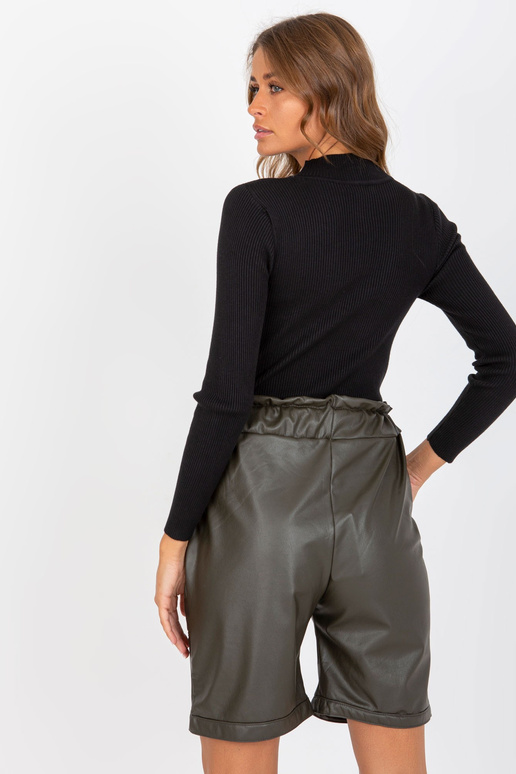 Must tavaline triibuline...