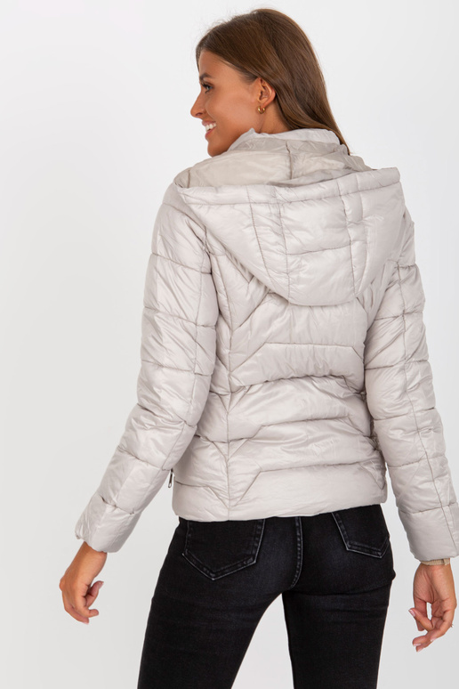 Helehall tepitud kapuutsiga... Helehall tepitud kapuutsiga...