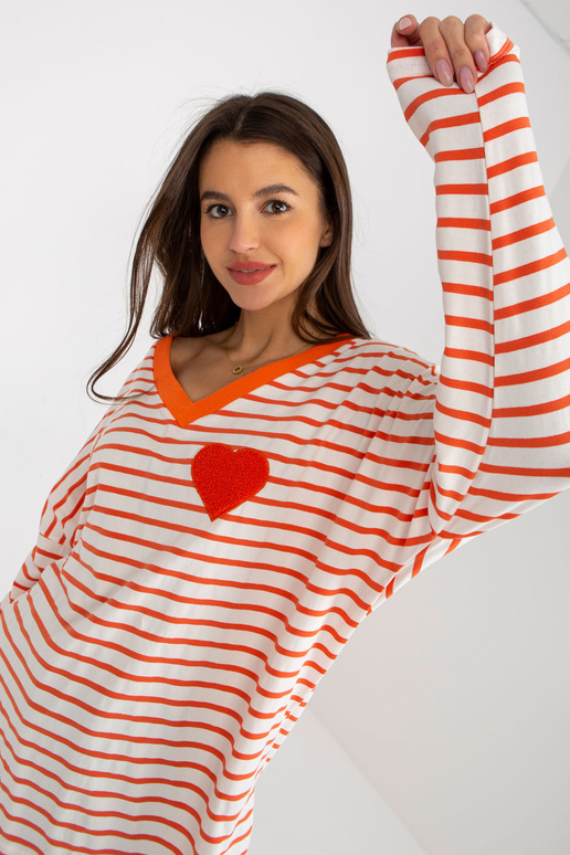 Oranž ja valge avar V-kaelusega...