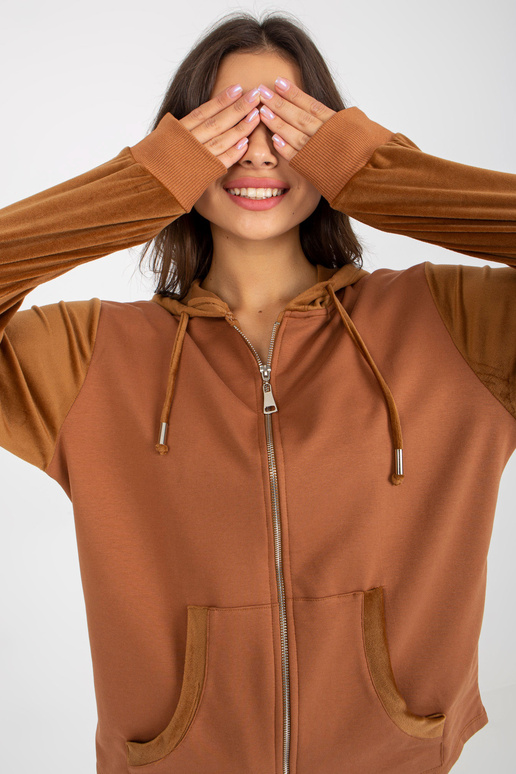 Helepruun kampsun pusa ja taskutega