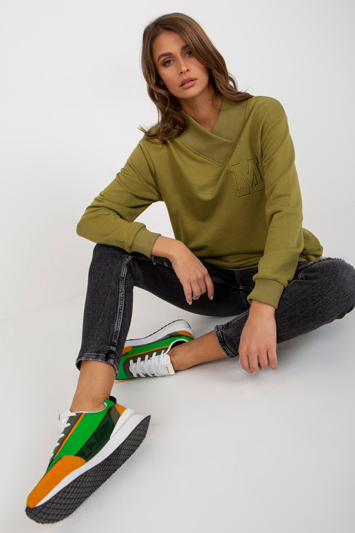 Olive naiste kapuutsita plaastriga...