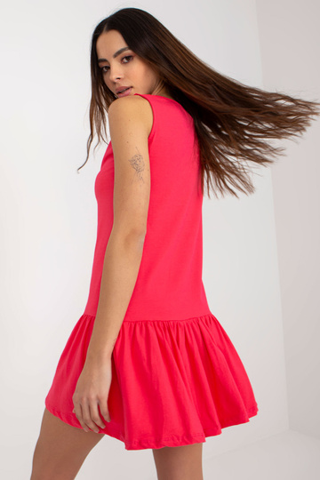 Korallkaelusega volangidega...