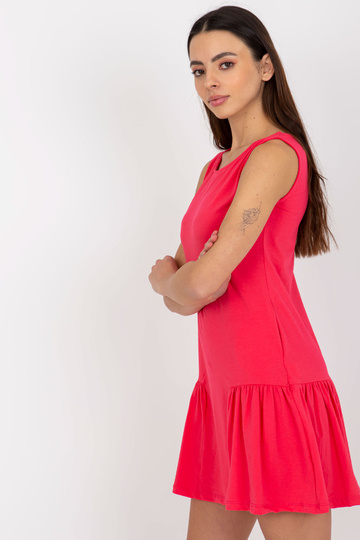 Korallkaelusega volangidega... 2