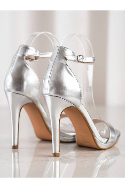 Klassikalise mudeli sandaalid peene... Klassikalise mudeli sandaalid peene...