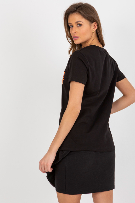 Must naiste T-särk kirja ja trükiga