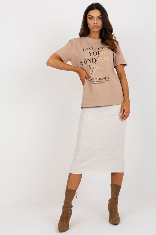 Tumebeež puuvillase kirjaga naiste... Tumebeež puuvillase kirjaga naiste...