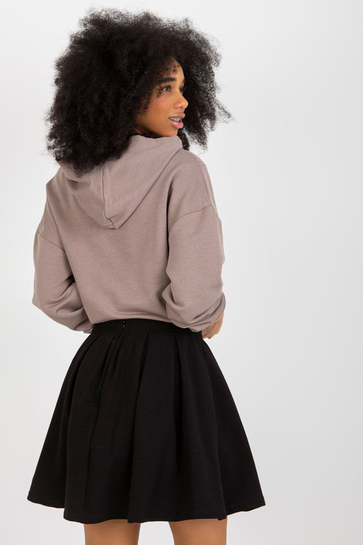 Pruun kaheosaline kapuutsiga...