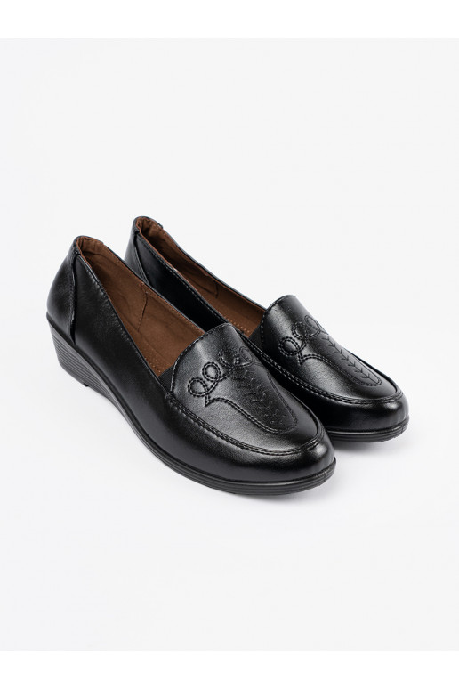  Naiste saapad z ozdobnym haftem