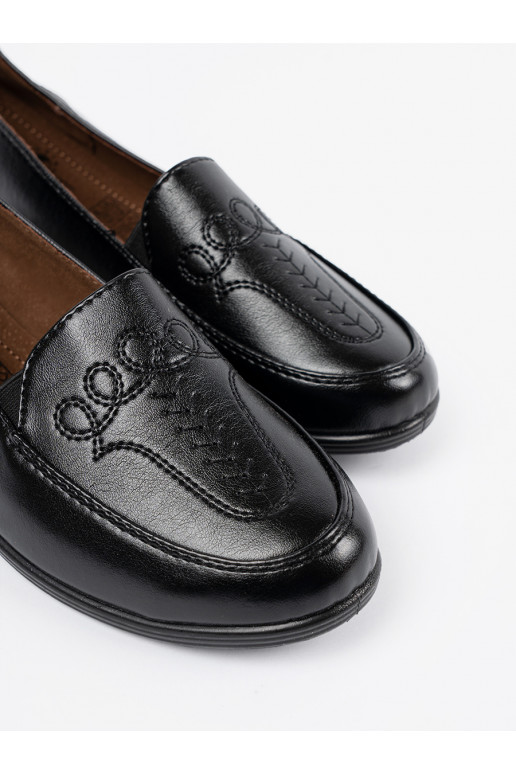  Naiste saapad z ozdobnym haftem