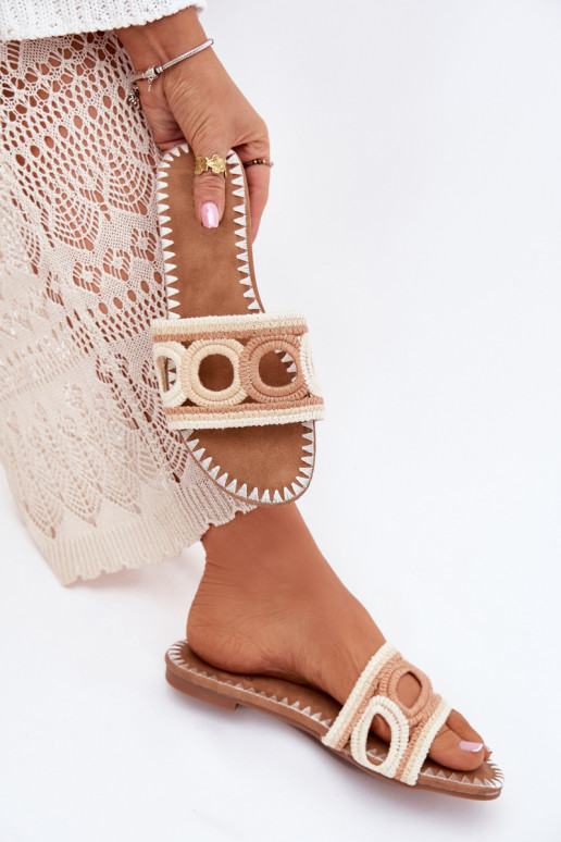 Szydełkowe naiste plätud laiade nööridega beeži värvi Nirina