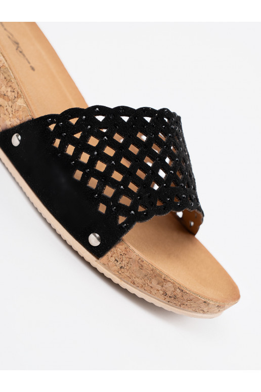 Sussid  ažuursete elementidega i korkową podeszwą Sussid  ažuursete elementidega i korkową podeszwą