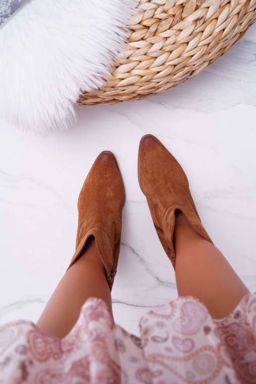 Naiste poolsaapad kõrge jämeda... Naiste poolsaapad kõrge jämeda...