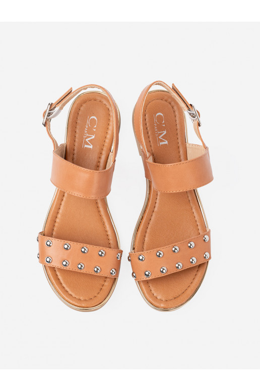 Pruunid värvi kingad  ze mi ćwiekami Pruunid värvi kingad  ze mi ćwiekami