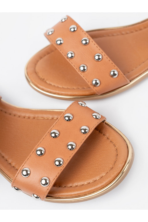 Pruunid värvi kingad  ze mi ćwiekami Pruunid värvi kingad  ze mi ćwiekami