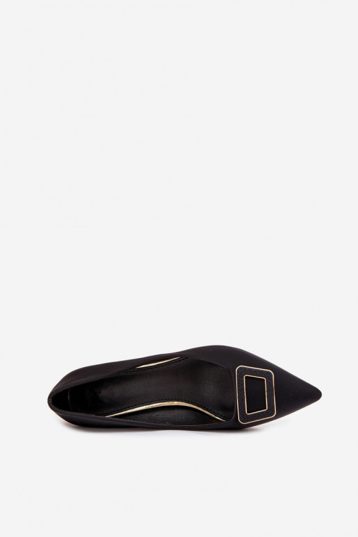 Kingad kõrge jämeda kontsaga kaunistustega neetide ja pandlaga Must Seriva