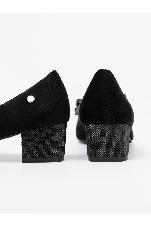 Must poolsaapad  kõrge kontsaga Must poolsaapad  kõrge kontsaga