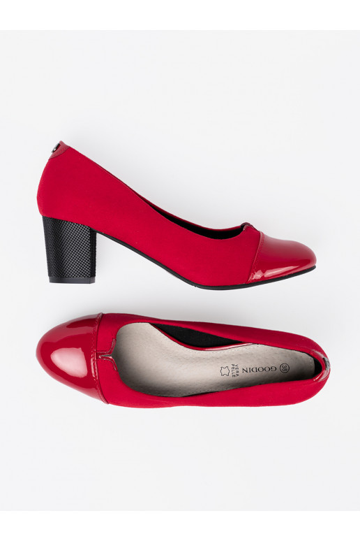 runased poolsaapad z lakierowanym noskiem runased poolsaapad z lakierowanym noskiem