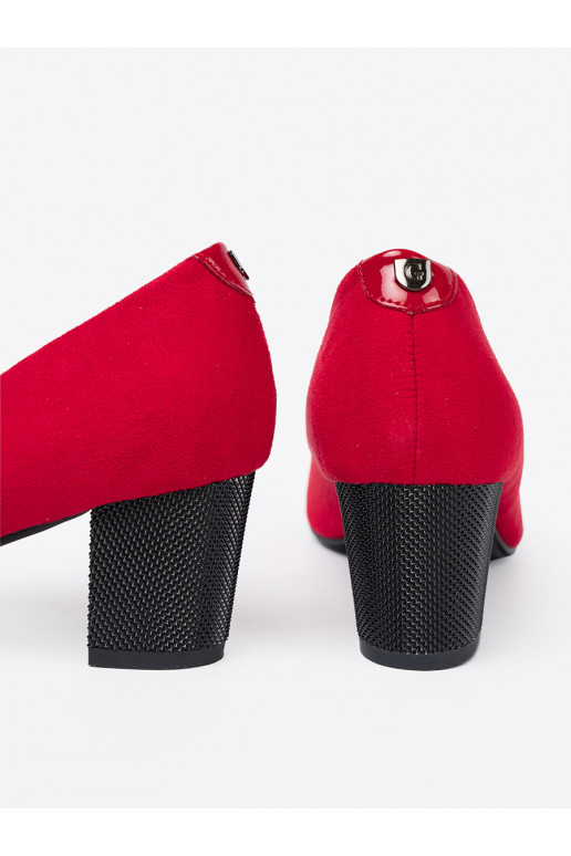 runased poolsaapad z lakierowanym noskiem runased poolsaapad z lakierowanym noskiem