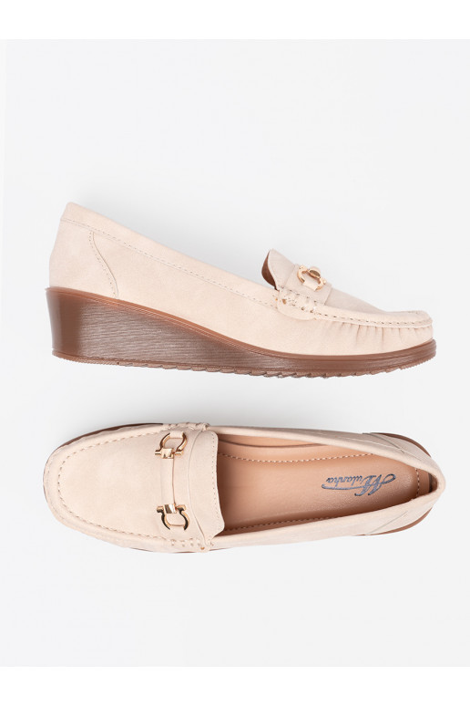 beeži värvi mokassiinid  z ozdobnym łańcuszkiem beeži värvi mokassiinid  z ozdobnym łańcuszkiem
