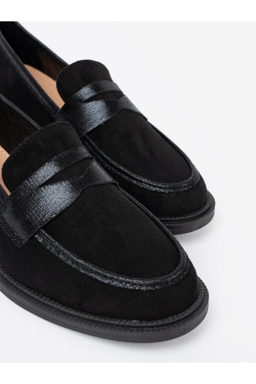 Must  mokasiinid Must  mokasiinid