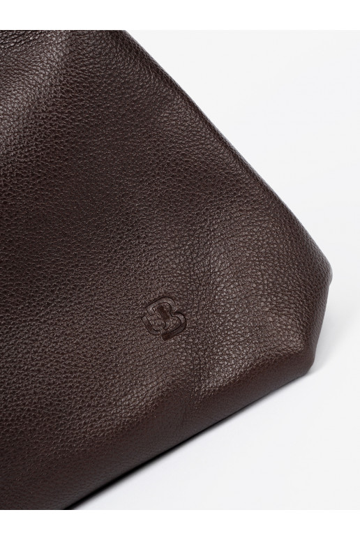   Käekott z kosmetyczką środku