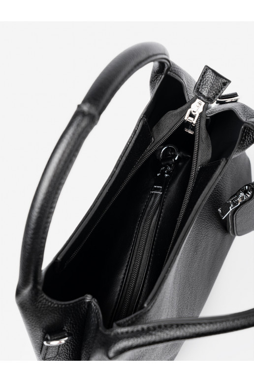   Käekott z kosmetyczką środku