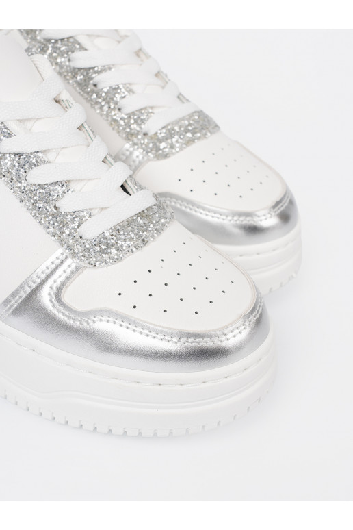 Valget  Naiste kingad z połyskującymi detalami