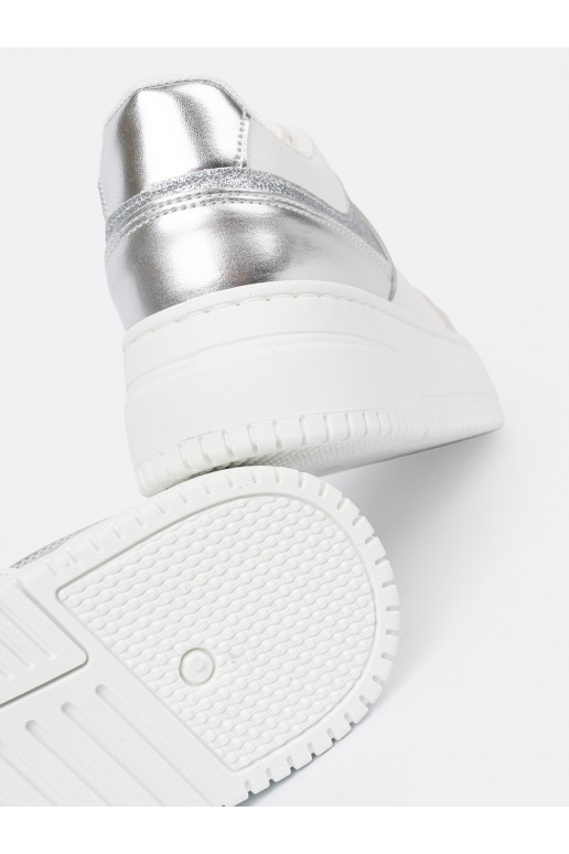 Valget  Naiste kingad z połyskującymi detalami