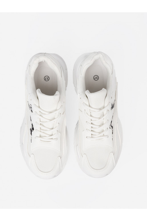 valget värvi spordijalatsidy z ozdobnym akcentem